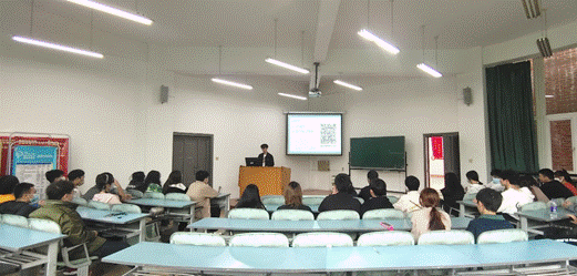 许多人在餐厅里中度可信度描述已自动生成